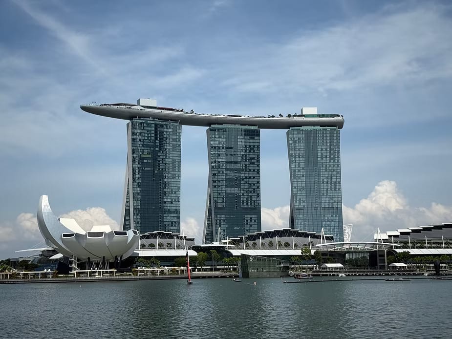 🌴 Singapore – Zweet, zweter, zweetst en toen waren we nog met 3 🥵🤢